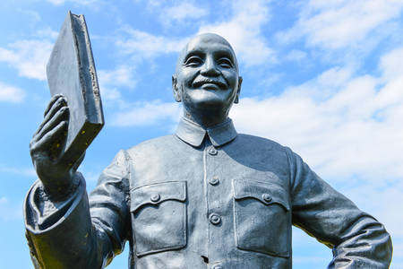 Csang Kai-sek szobra