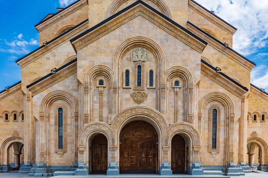 Fasada katedry Świętej Trójcy, Tbilisi