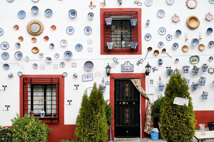 Tradycyjna fasada domu w Andaluzji