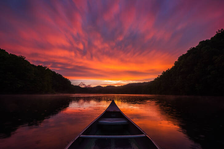 Magnifique coucher de soleil sur le lac