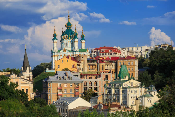 Pohled na kostel svatého Ondřeje v Kyjevě