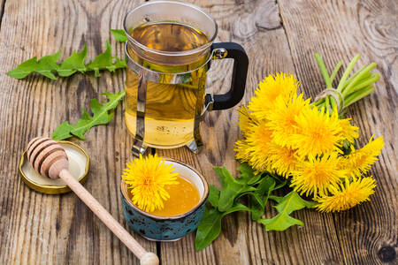 Herbal tea and dandelions