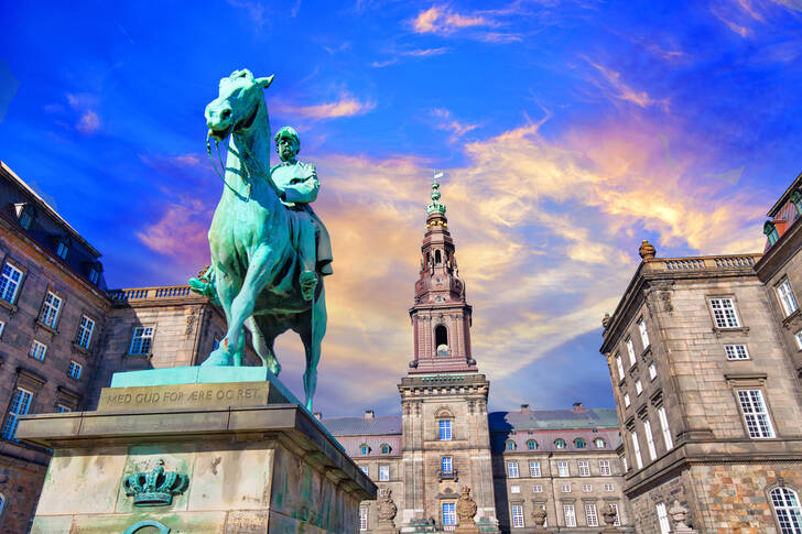 Jazdecká socha Kristiána IX. v Kodani