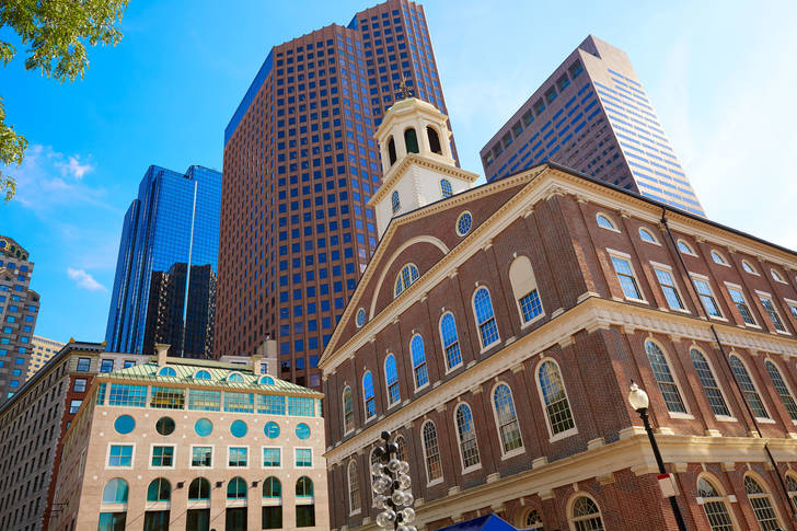Pohled na mrakodrapy Faneil Hall a Boston
