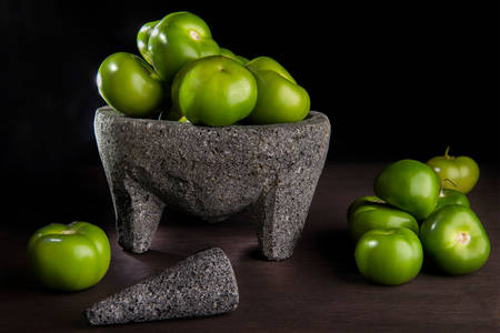 Фізаліс овочевий в кам'яній ступі
