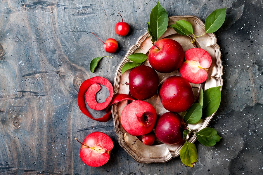 Appels op een schotel