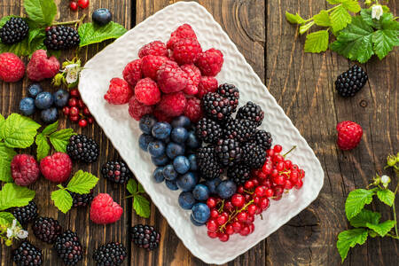 Ripe summer berries