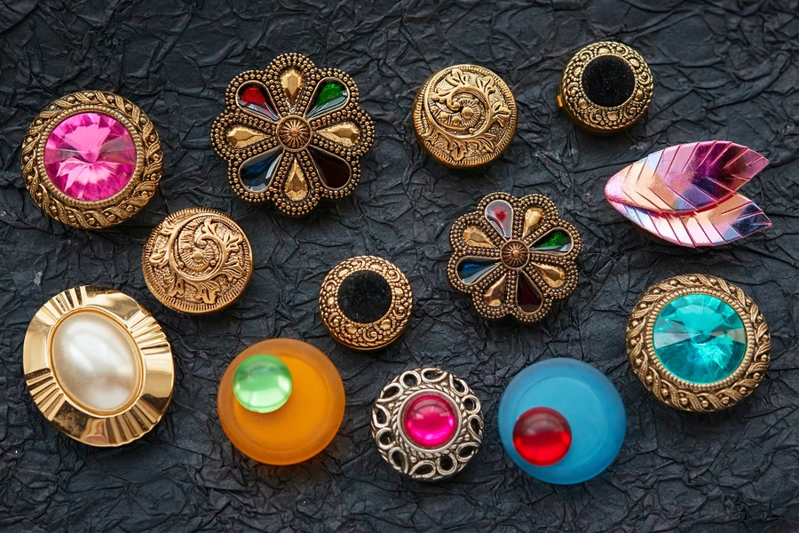 Sammlung von Vintage-Schaltflächen