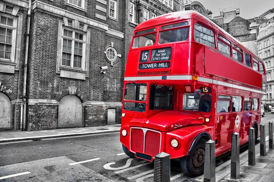 Roter doppeldeckerbus
