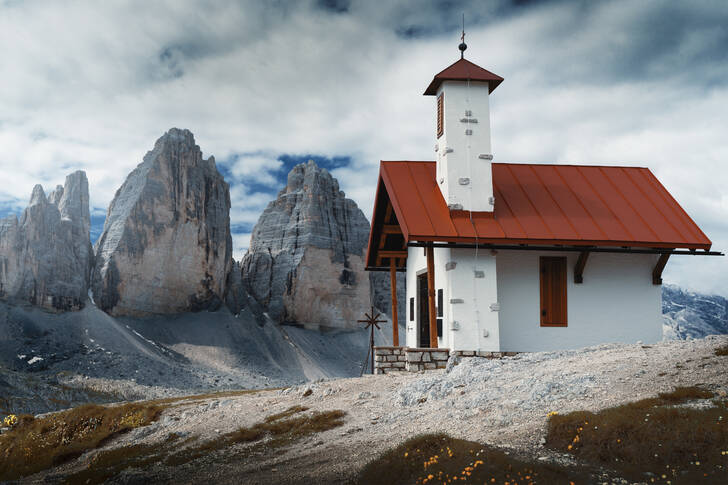 Blick auf die Gipfel der Drei Zinnen