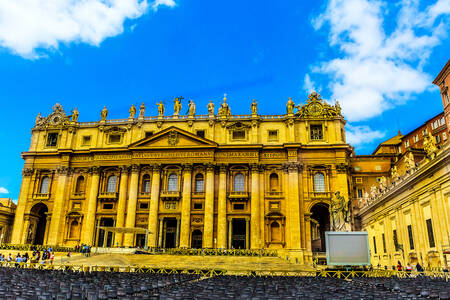 La façade de la basilique Saint-Pierre au Vatican