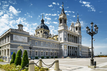 Kathedrale der Heiligen Maria der Königlichen Almudena