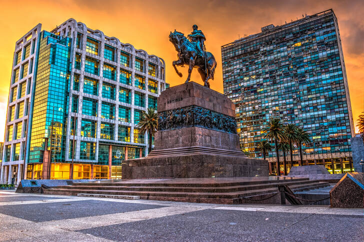 Náměstí nezávislosti, Montevideo