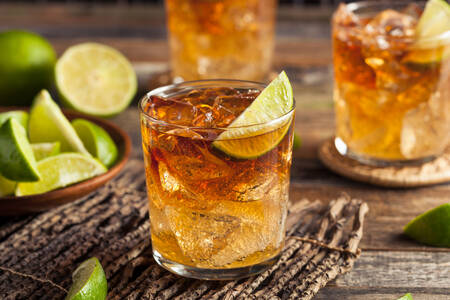Rum s limetom
