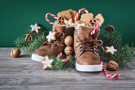 Kengät makeisten kanssa