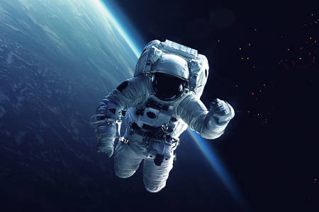 Astronaut ve vesmíru