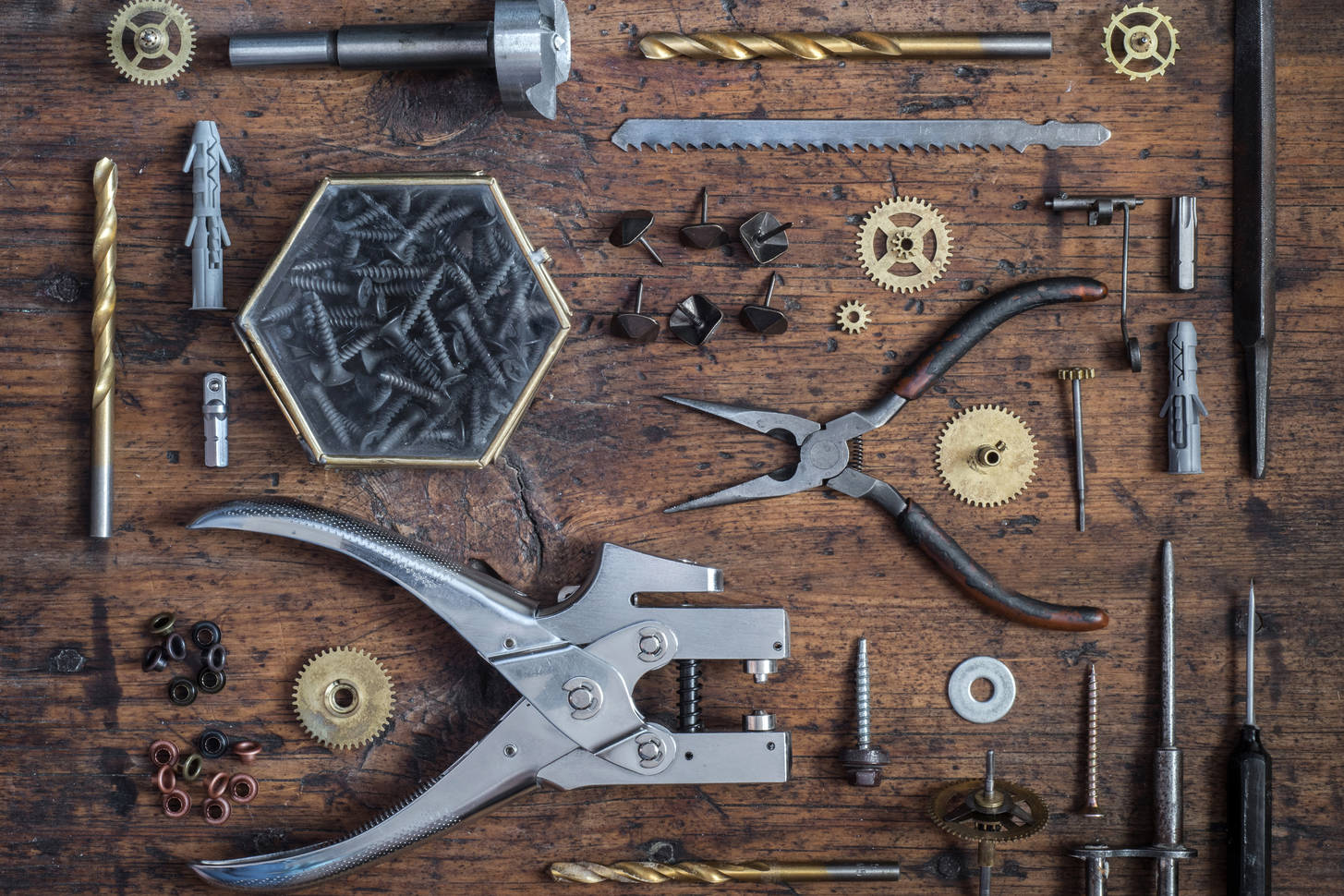 Old tools on a wooden table Jigsaw Puzzle (Stuff, Tools) | Puzzle Garage