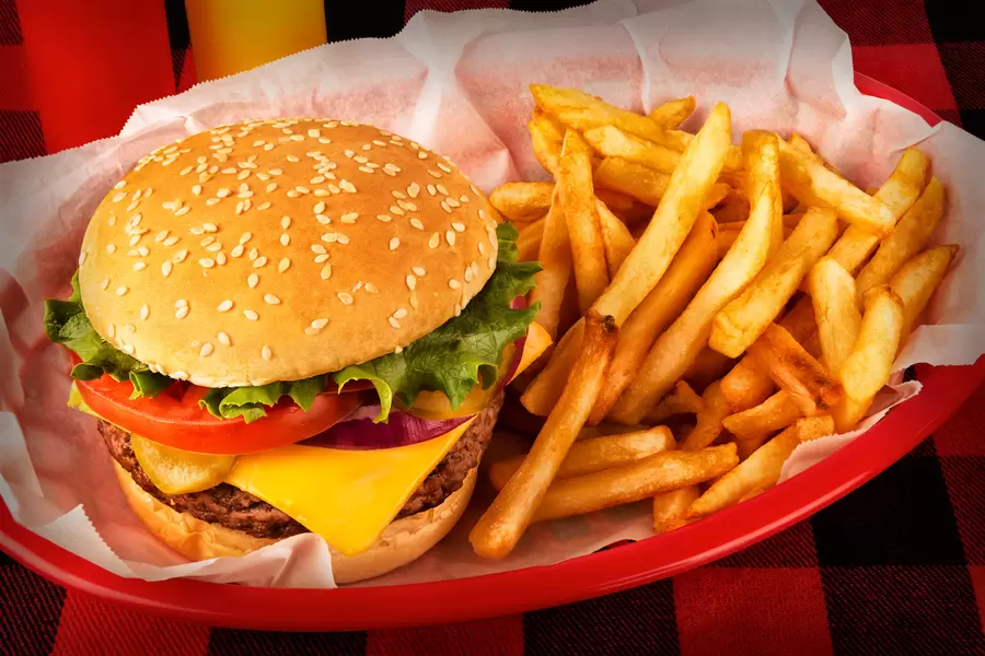 Burger en frietjes