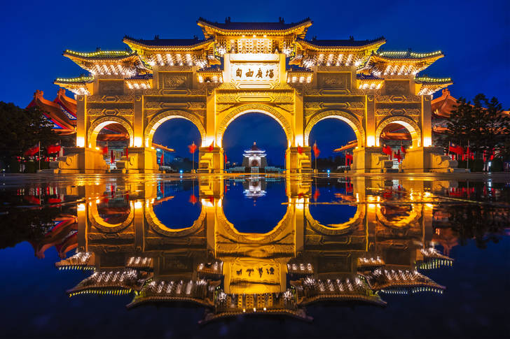 Huvudporten till Frihetstorget i Taipei
