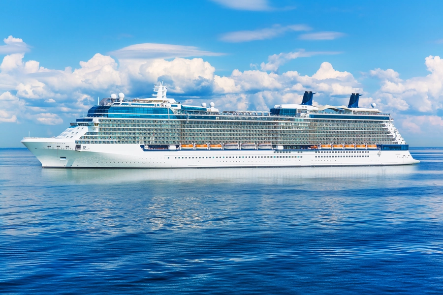 Grand bateau de croisière