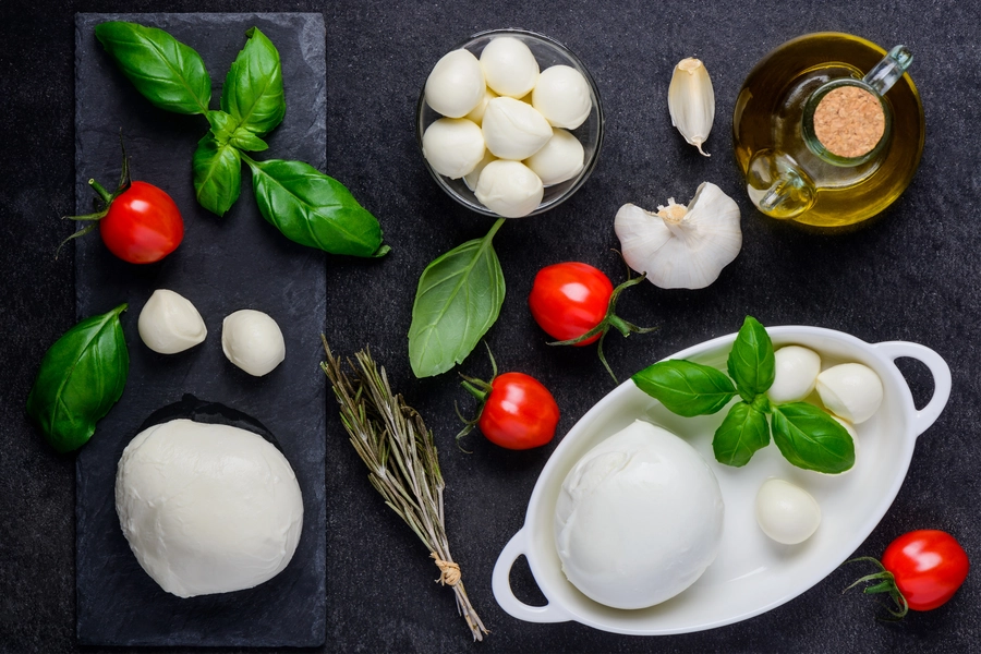 Mozzarella, pomidory i bazylia
