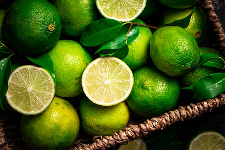 Limes σε ένα καλάθι