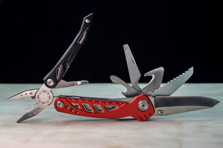 Multitool Jigsaw Puzzle (Stuff, Tools) | Puzzle Garage