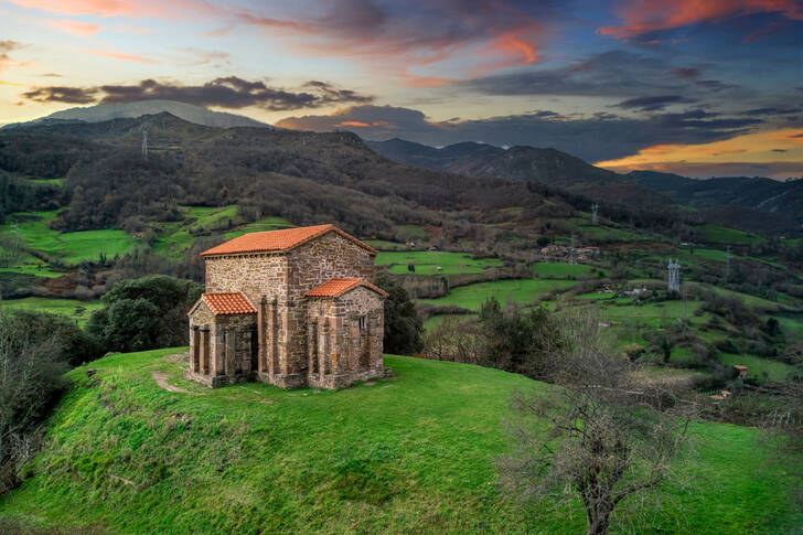 Kościół Santa Cristina de Lena