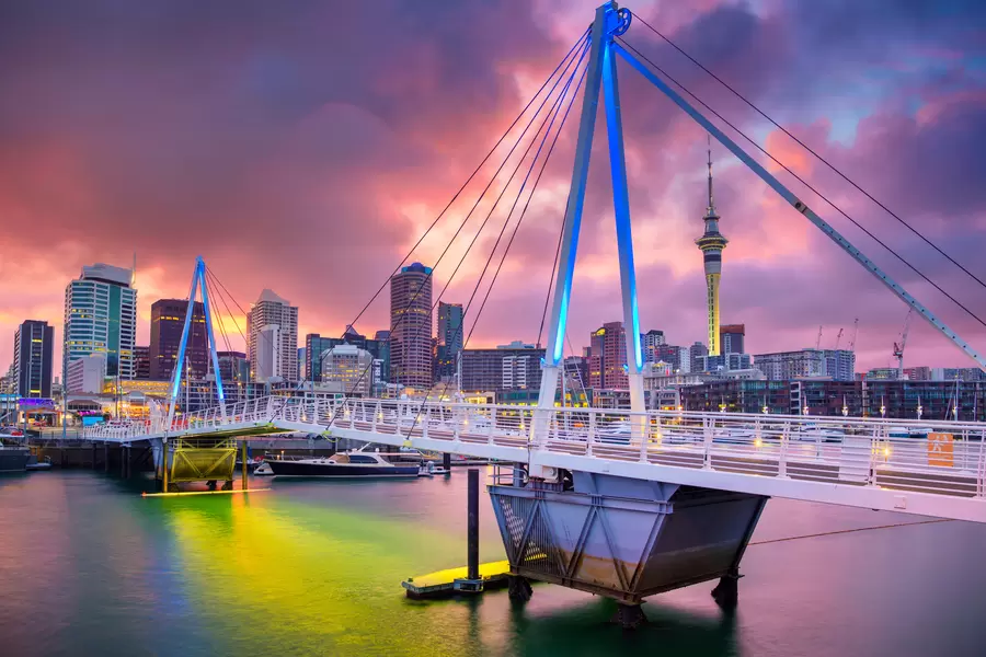Východ slunce nad Aucklandem