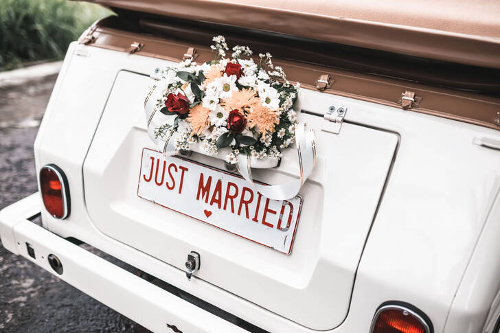 Flowers on a wedding car