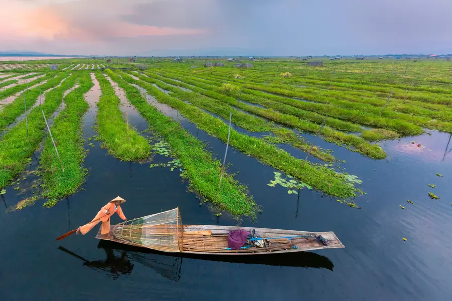 Nelayan di Danau Inle