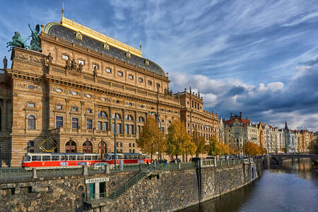 Vedere a Teatrului Național din Praga