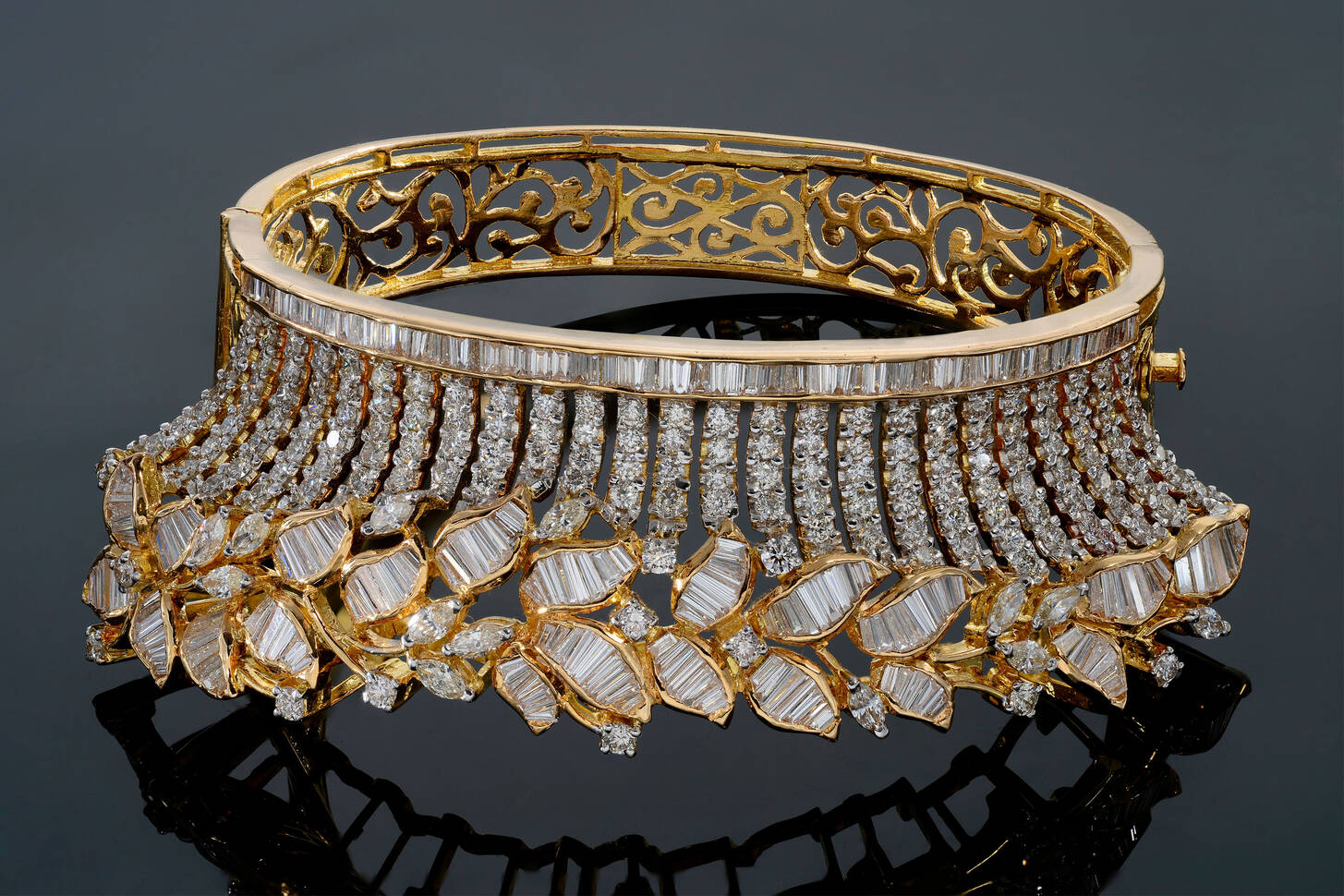 Indian gold necklace Jigsaw Puzzle (Stuff, Jewellery) Puzzle Garage