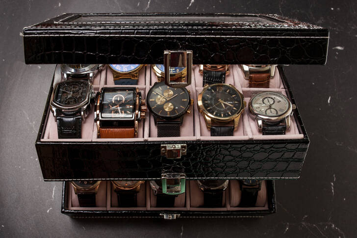 Erkek saatleri koleksiyonu