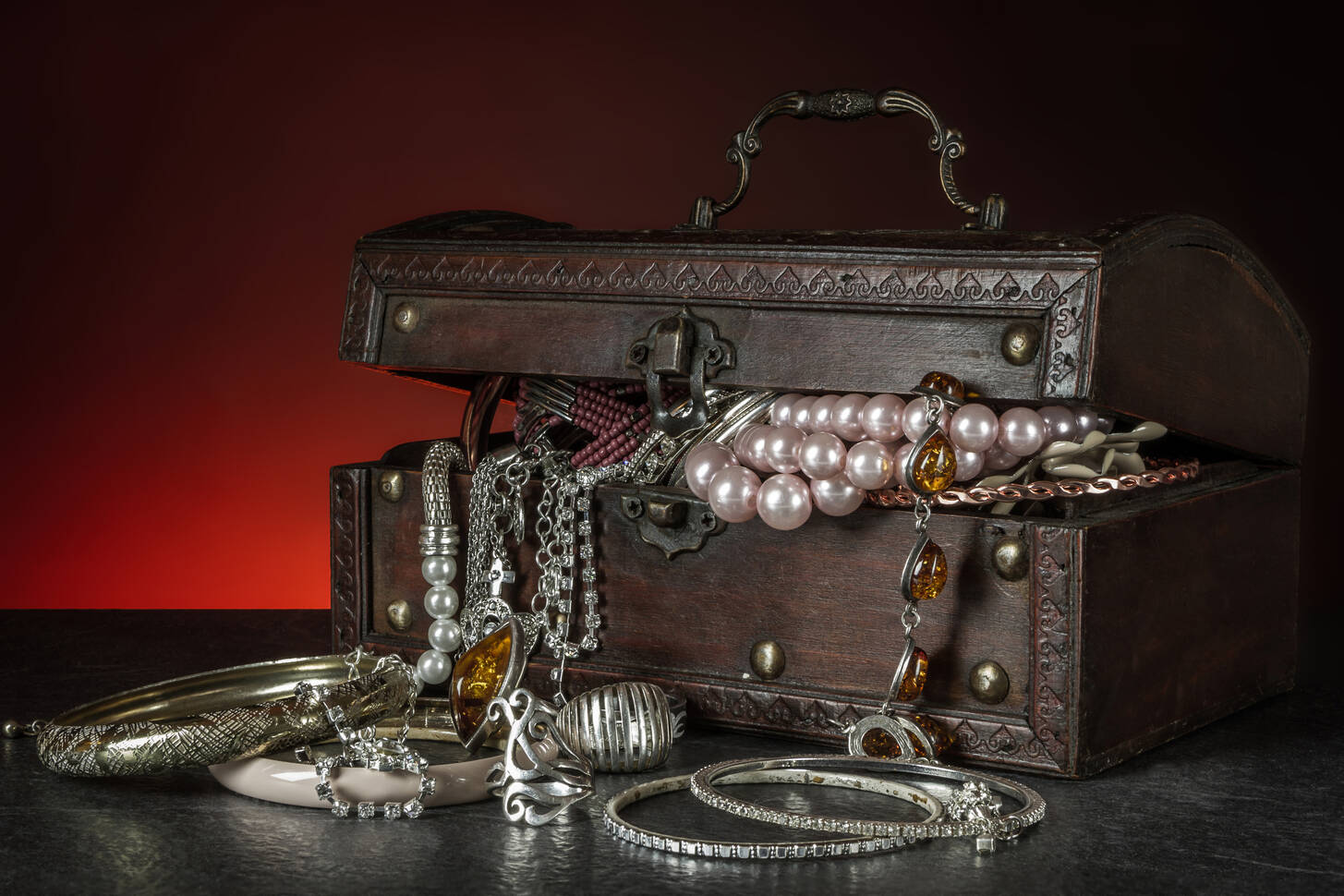 Jewelry Chest Jigsaw Puzzle (Stuff, Jewellery) Puzzle Garage