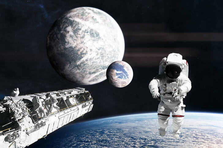 Ruimtestation, astronaut en planeten