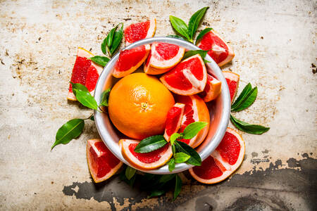 Grapefruit na talíři