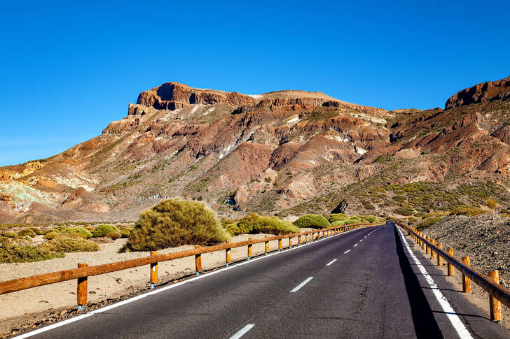 Droga w Parku Narodowym El Teide