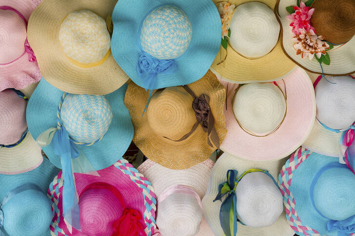 Women’s straw hats