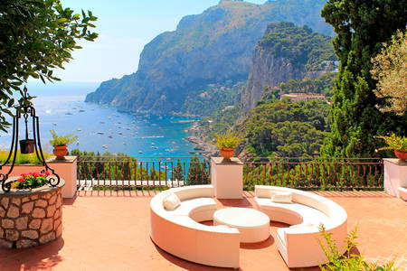 Vue depuis le balcon sur l'île de Capri