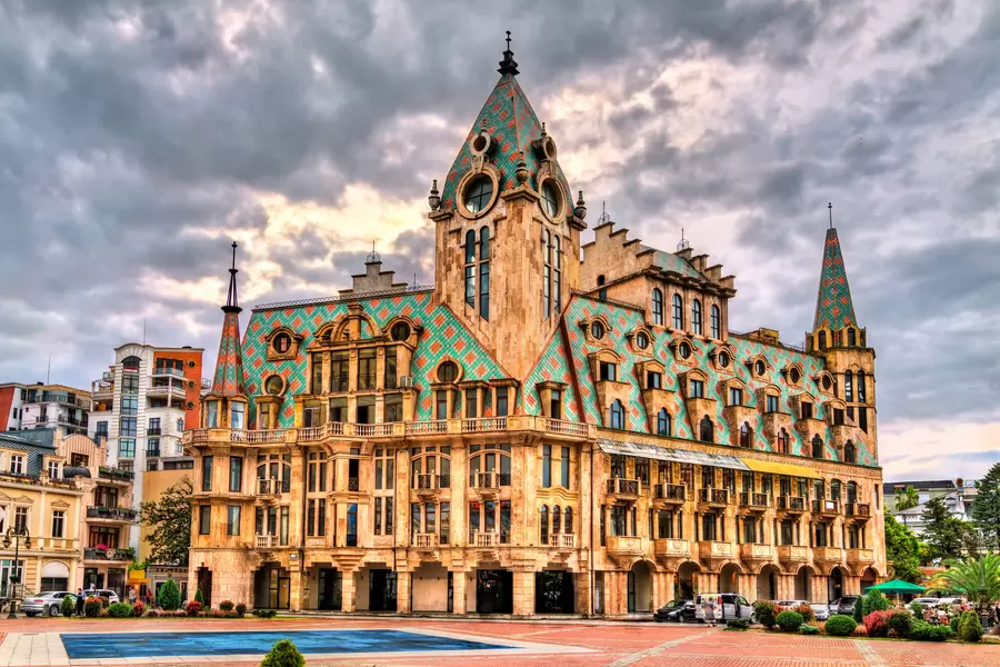 Gebouw op het Europaplein in Batumi