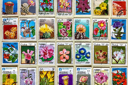 Çiçekli posta pulları